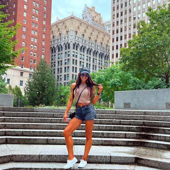 Meet your Posher, Sarah - Picture 3 of 4